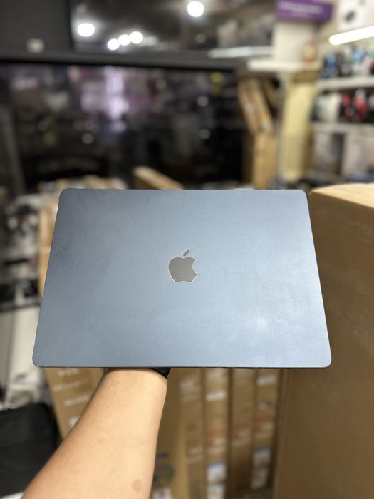 MacBook Air M3 97% 8/256