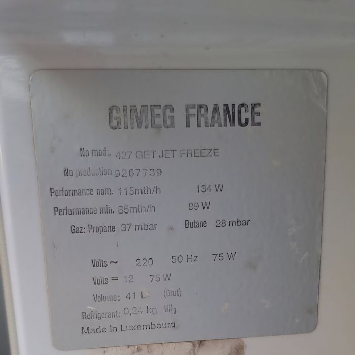 Хладилник за каравана или кемпер