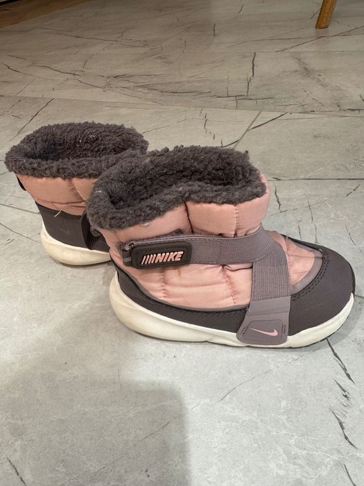 Продавам детски ботуши