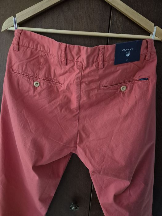 Продавам нов мъжки панталона GANT