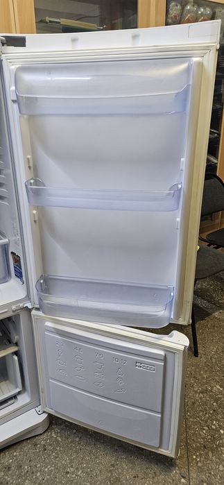 Продам холодильник Indesit