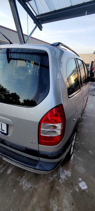 Opel Zafira T98 2004 1.6