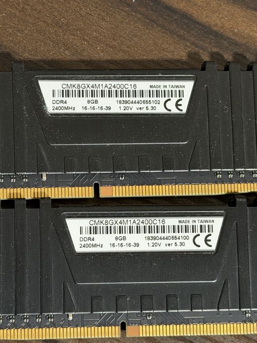 Corsair 2x8gb Ram DDR4 2400 рам памет за компютър геймърски