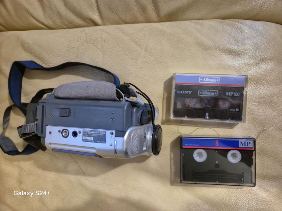 Видеокамера Sony DCR-TRV460E PAL + кассеты