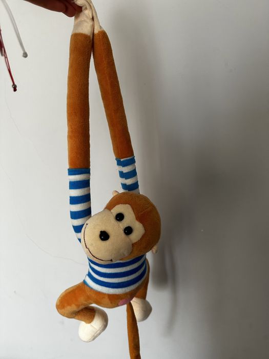 плюшена играчка маймуна