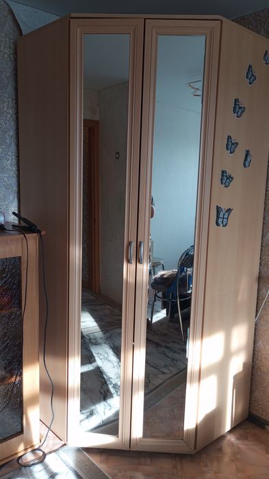 Тумба под ТВ. Угловой шифоньер