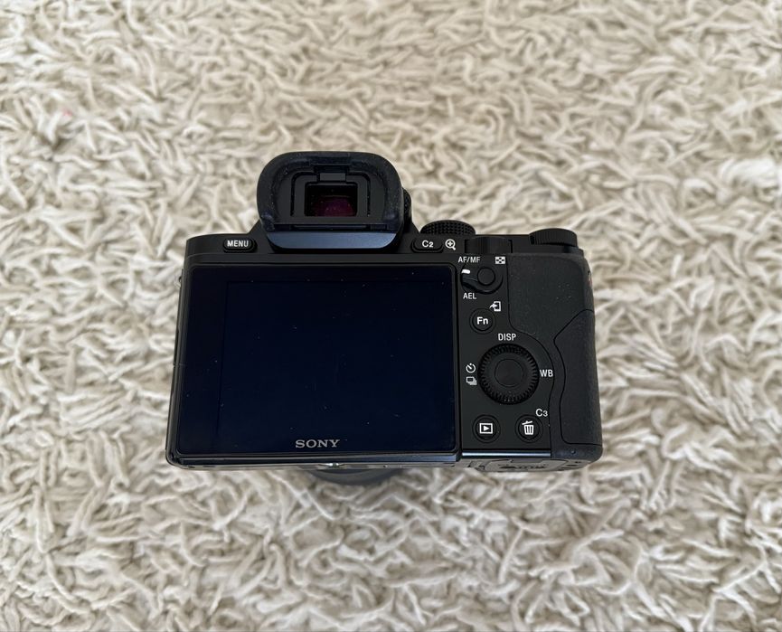 V Schimb Foto mirrorless Sony a7 cu obiectiv 28-70 mm full frame