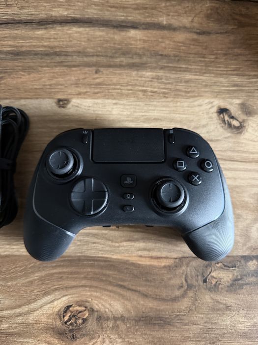 Controller Razer Wolverine V2 Pro (PlayStation Licensed) - Black