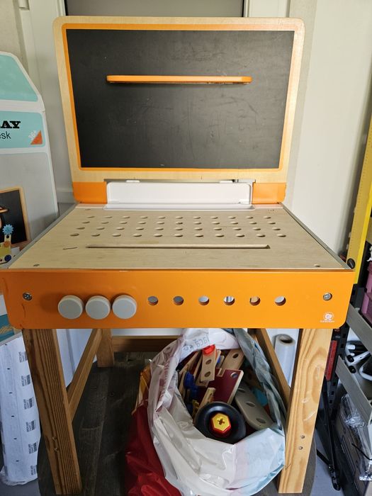 Masă de lucru din lemn Top Bright 2 în 1 – Workbench & Desk, cu accesorii și cutie