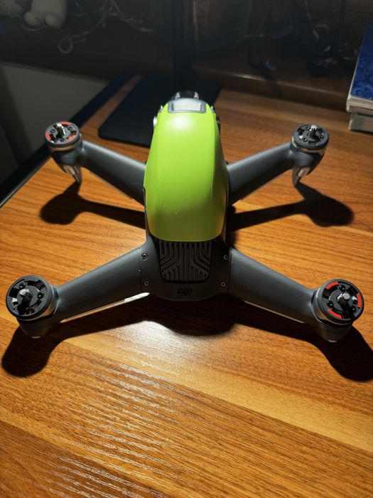 Продавам DJI FPV Drone