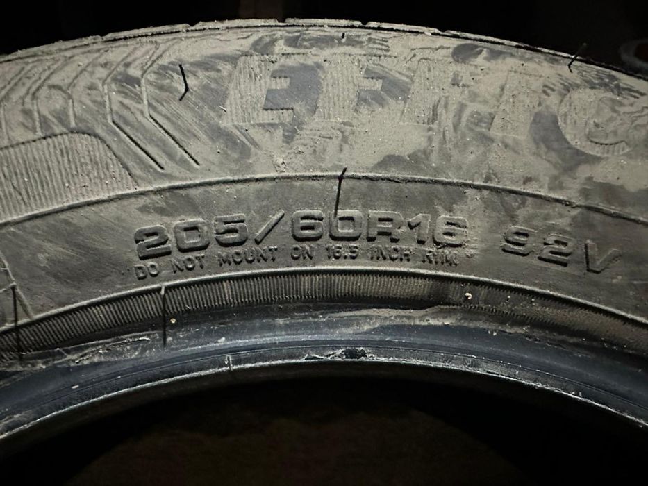 205/60/16 шины комплект