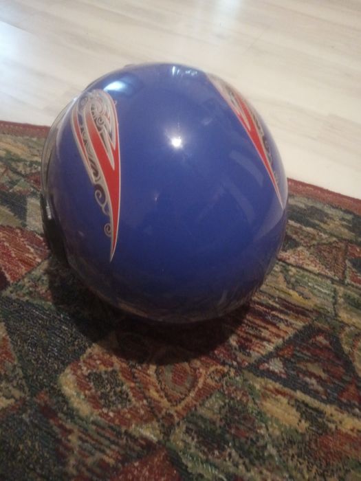 Buna ziua vand casca motor noua nu o fost purtata