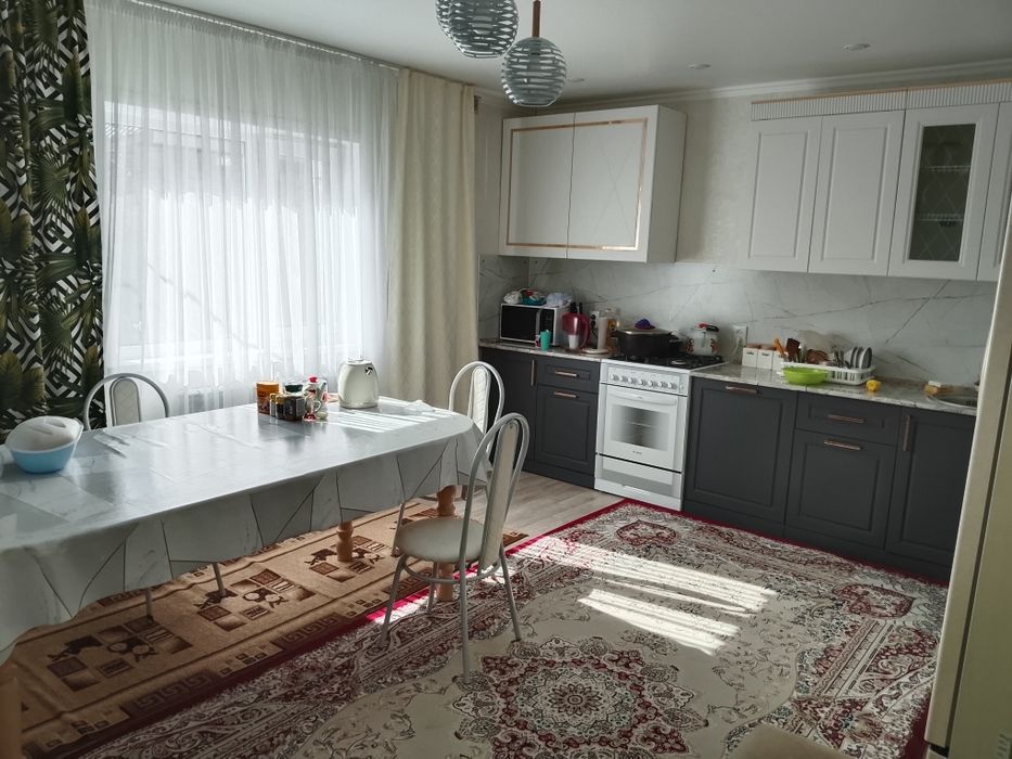 Продам дом на против мкр Северо Запад