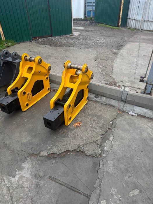 Колесный гидравлический экскаватор XINYUAN XYB80W 660 млн сум с НДС