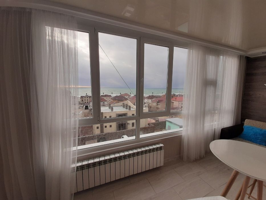 Сдаётся посуточно современная квартира с видом на море