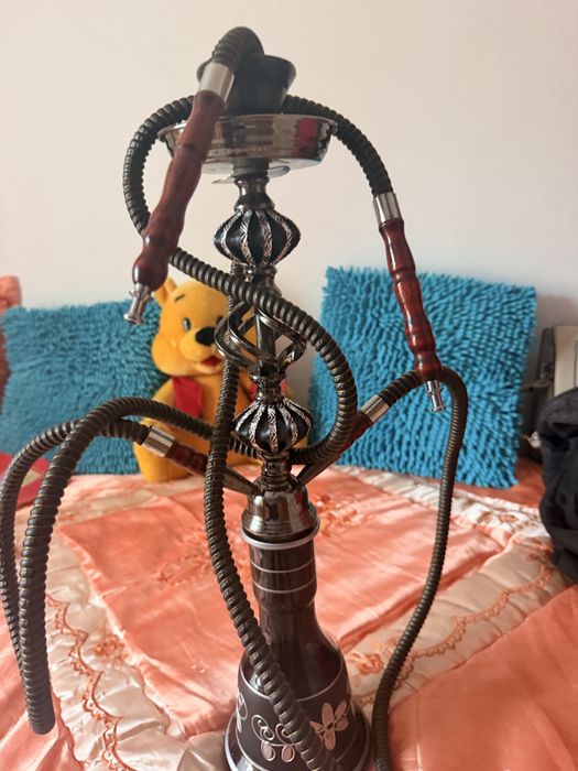 Vand narghilea de 60cm cu 2 furtune si capuri schimbate folosita de doua ori
