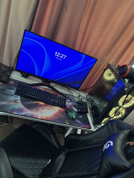 Setup Gaming se vinde complet cu tot ce se vede in poza