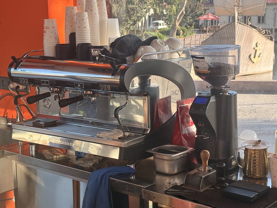 Кофемашина и кофемолка Nuova Simonelli
