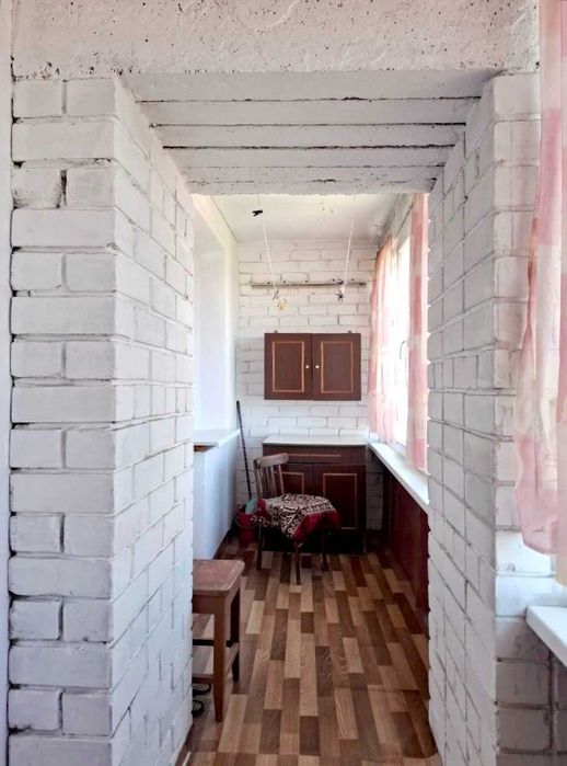 В продаже 4-комнатная квартира.