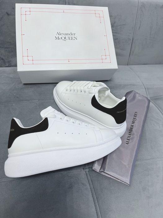 Adidasi Alexander Mcquern “ White” Black”