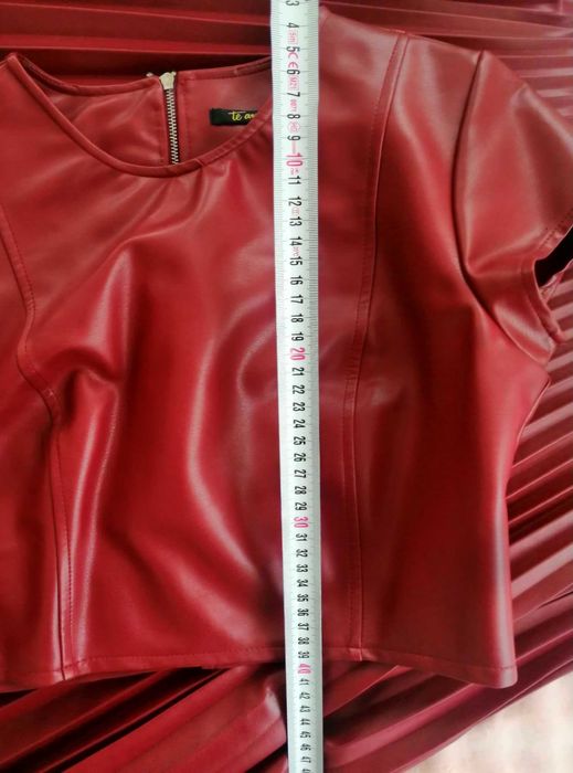 Червен кожен комплект костюм пола и блуза "Te amo" / "Те амо" размер L