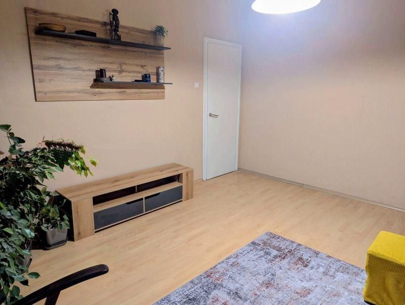 Двустаен апартамент в ж.к. Оборище.