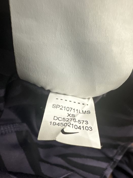 Дамски клин Nike Dri-fit