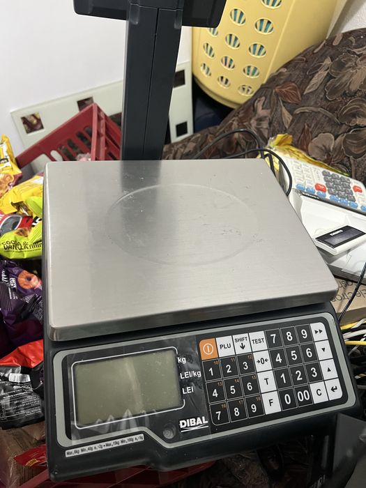 Monitoare touch screen , cântare comerciale ,calculatoare etc