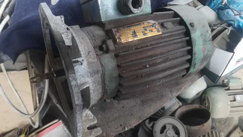 Електродвигатели трифазни, хидравлични