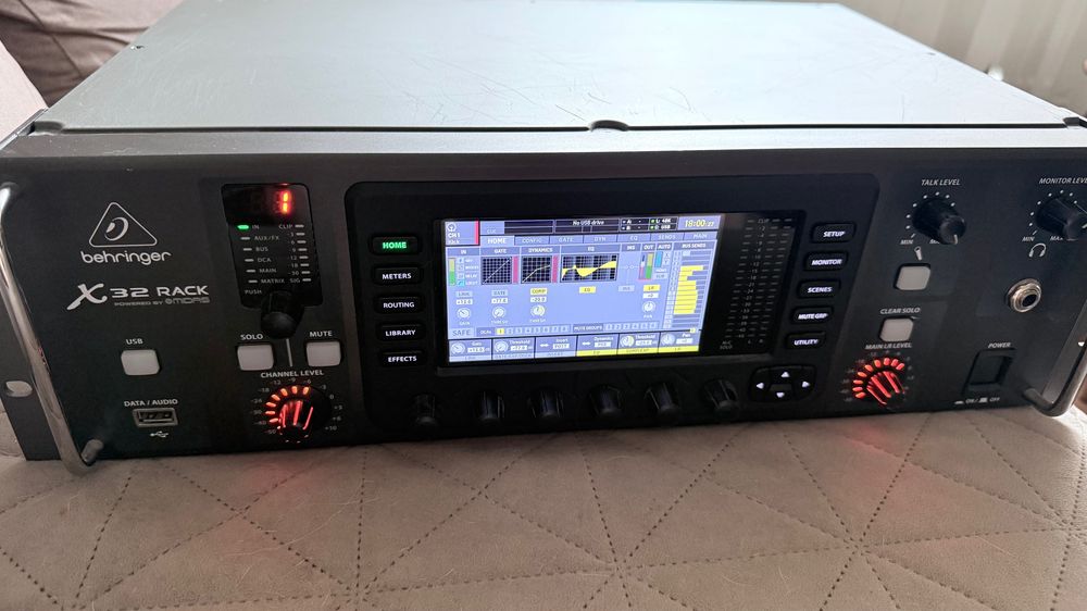 Mixer digital Behringer X32 de rack router wi-fi inclus
