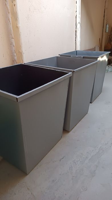 Мусорный контейнер бак