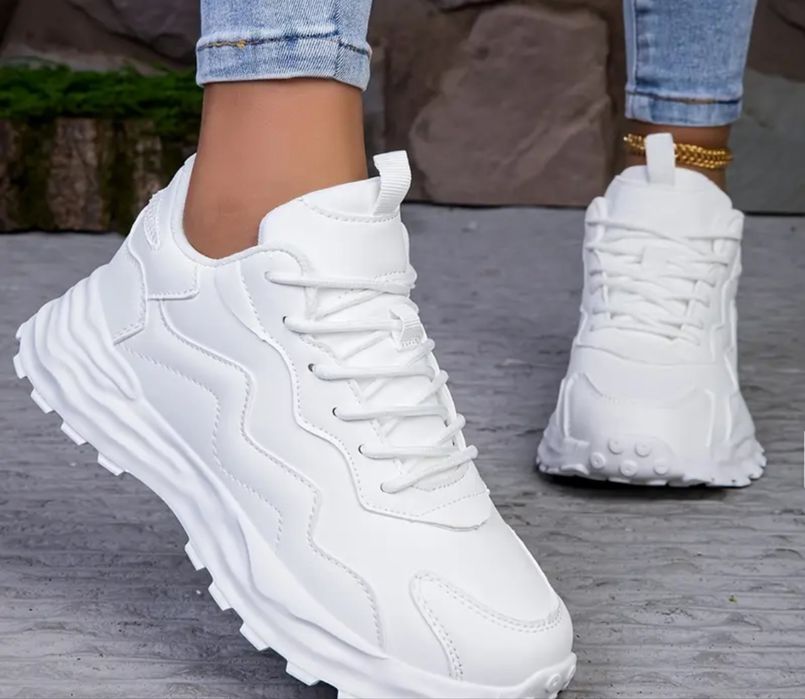 Продам новые кроссовки