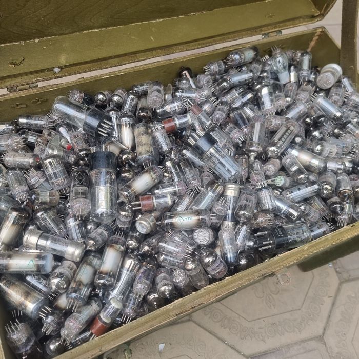 Продам радиолампы . 80тг