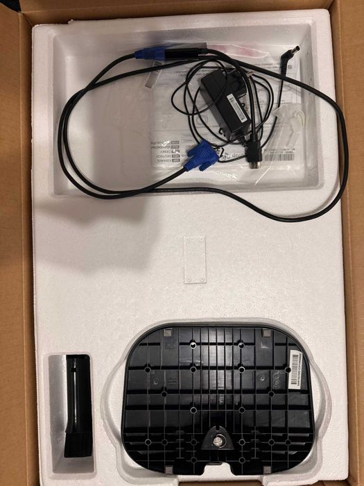 Monitor LG 24M45 LED LCD + adaptor HDMI - VGA