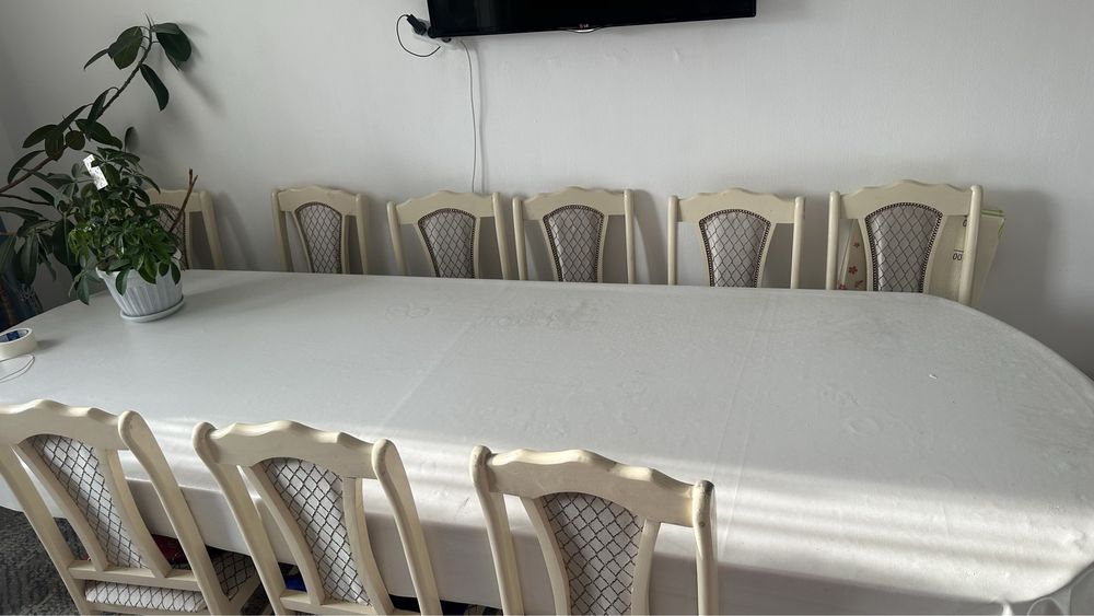 Стол для гостиной