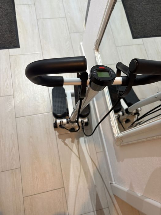 Vând stepper cu corzi elastice