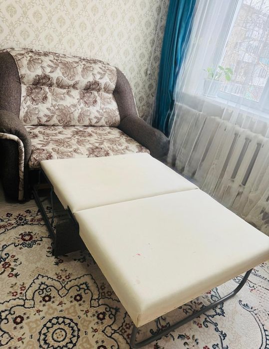 Два дивана и кресло