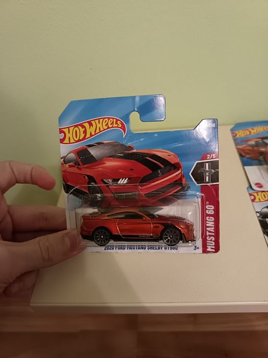 lot mașini hotwels 2025