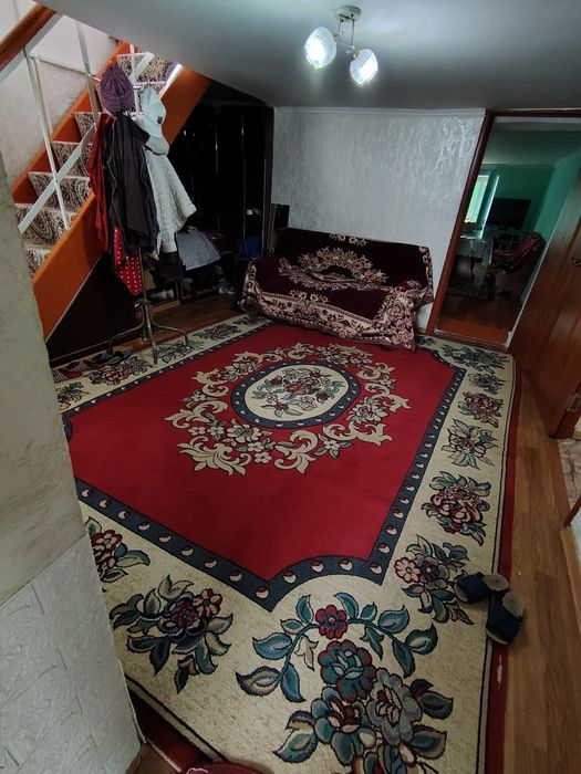 Продается двух этажный дом