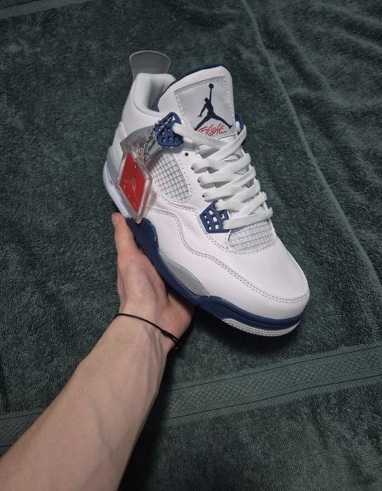 Air Jordan 4 Retro Military Blue