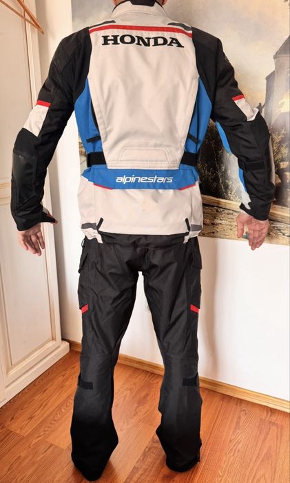 Costum complet Alpinestar. Andes Honda bonus șapca Honda