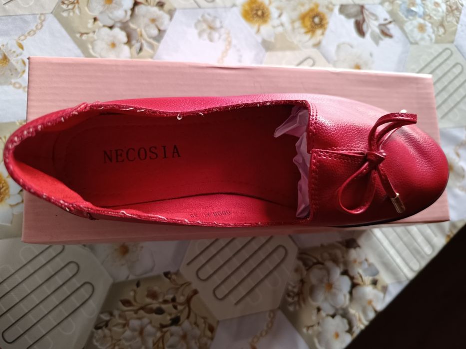 Продам недорого 39 размер