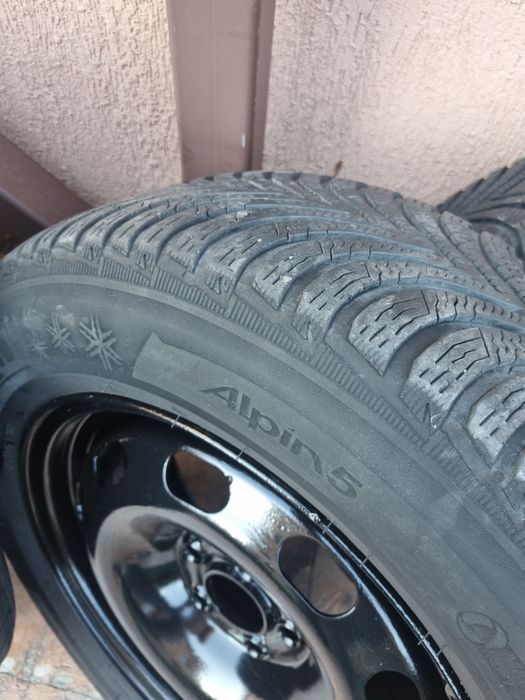 Vand anvelope iarnă Michelin cu jante tablă 195 65 R 15 . 5×100