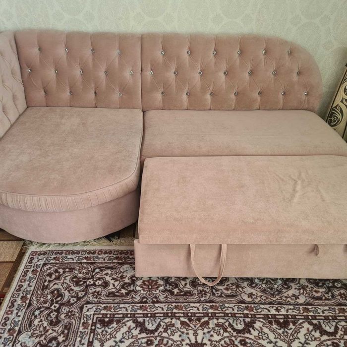 Продам диван в гостиную