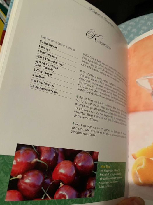 Продавам нова ,луксозно издание на книга  за  плодови сладки