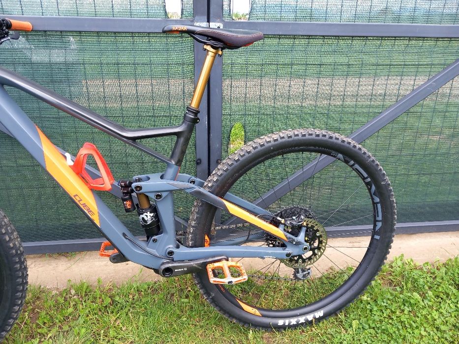Vând  bicicletă Cube Stereo 150