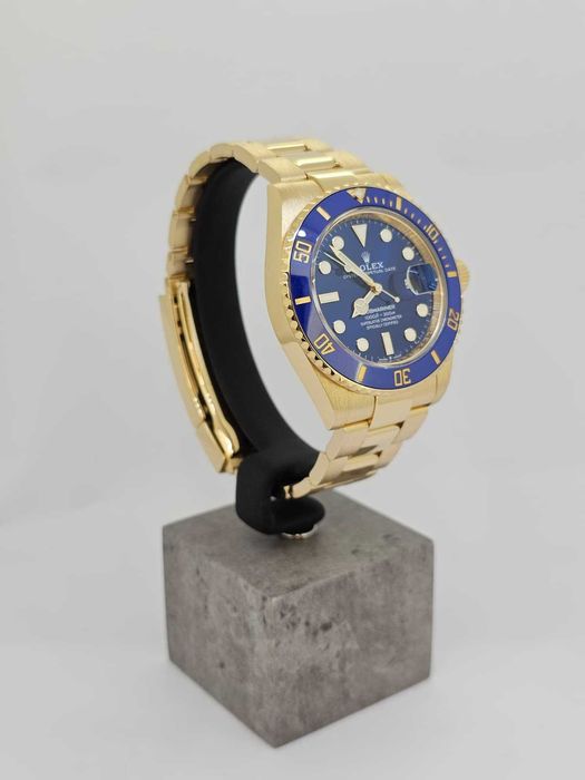 Rolex Submariner Date Yellow Gold / Blue Dial