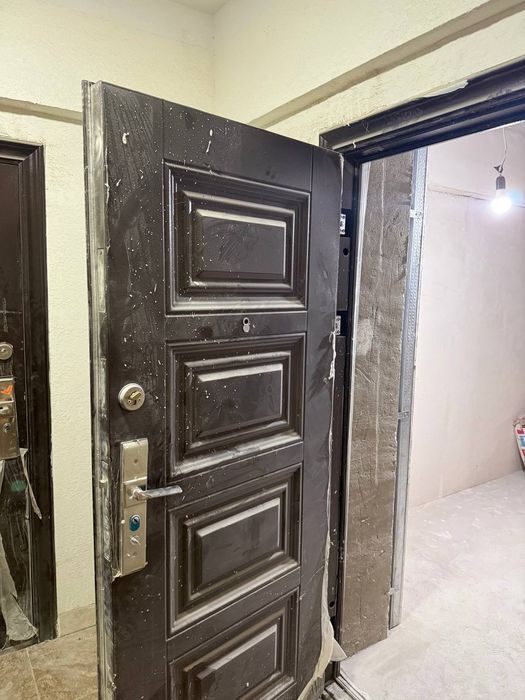 Темир эшик сотилади.Заводской янги