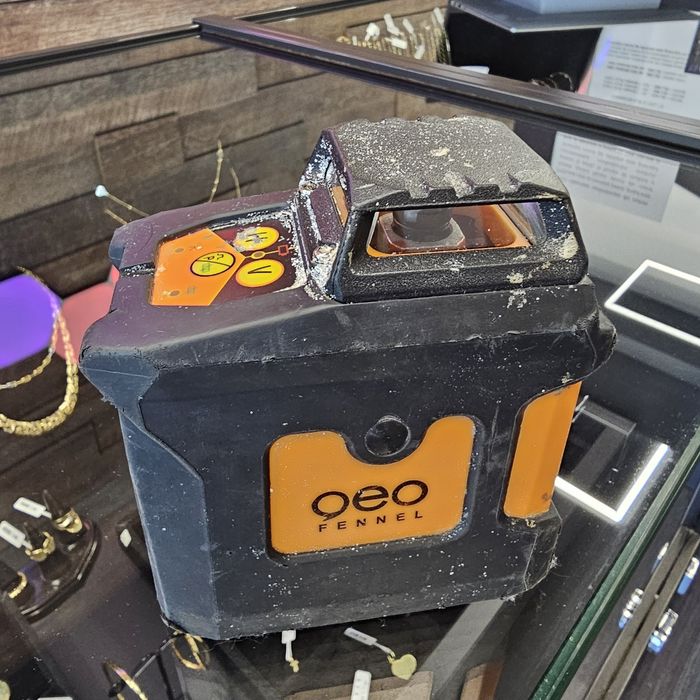 Amanet F28:  Laser nivel QEO FENNEL (P)