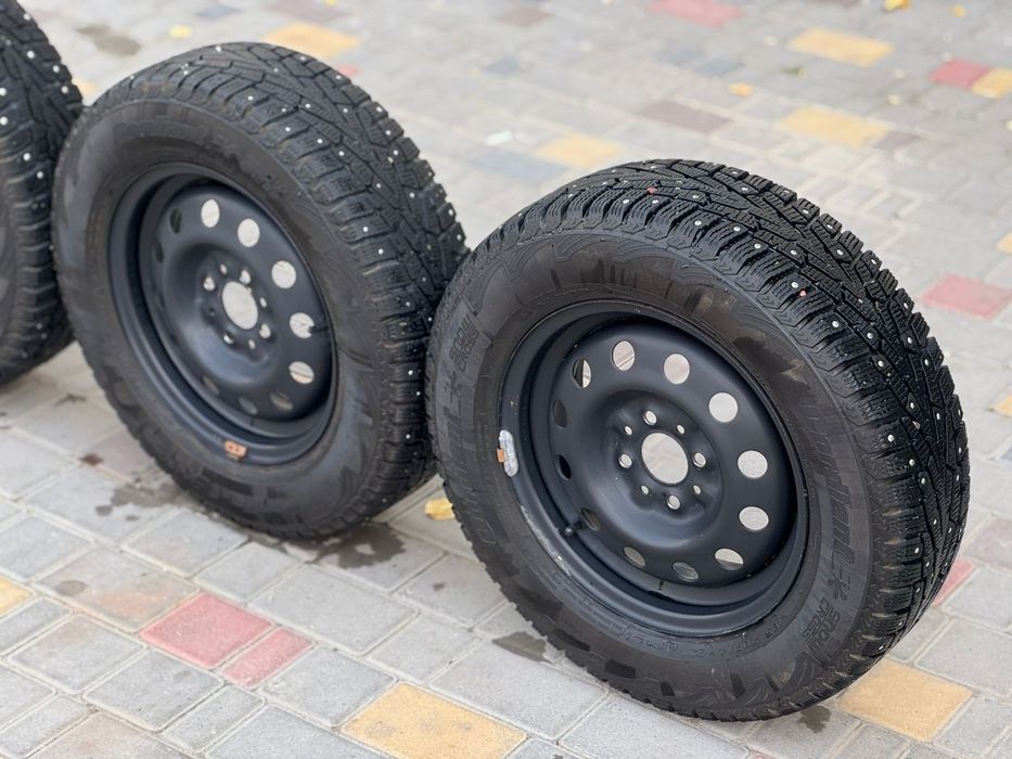 Продам диски с зимней резиной на Ваз